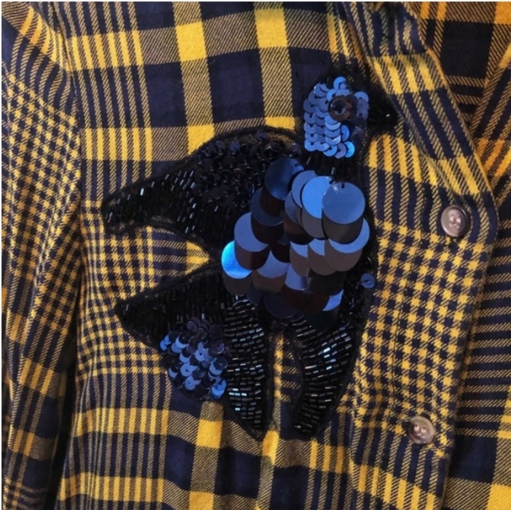 H&M Sequin Bird Plaid Button Down Shirt
🛍 - Picture 2 of 4